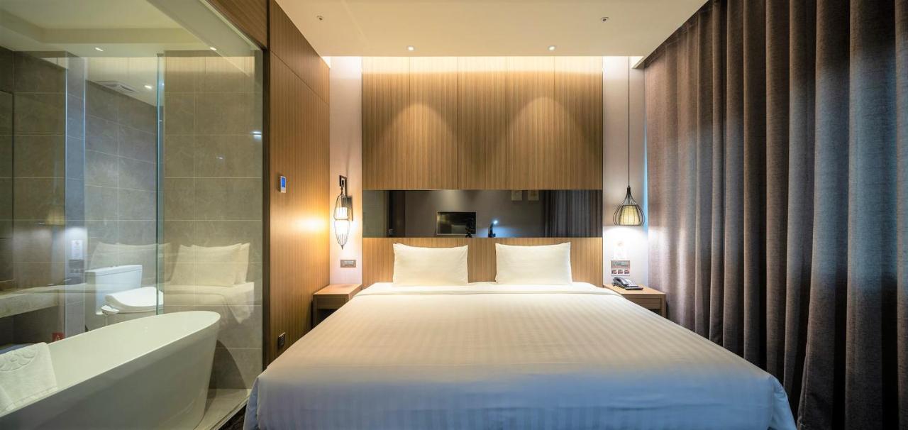 Hotel Intrendy Tajsan Kültér fotó