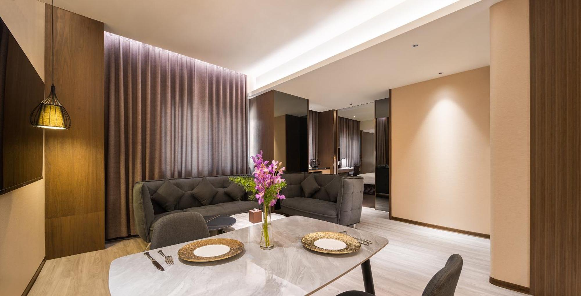 Hotel Intrendy Tajsan Kültér fotó