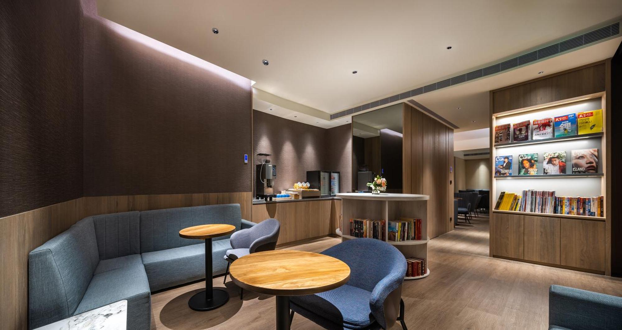 Hotel Intrendy Tajsan Kültér fotó