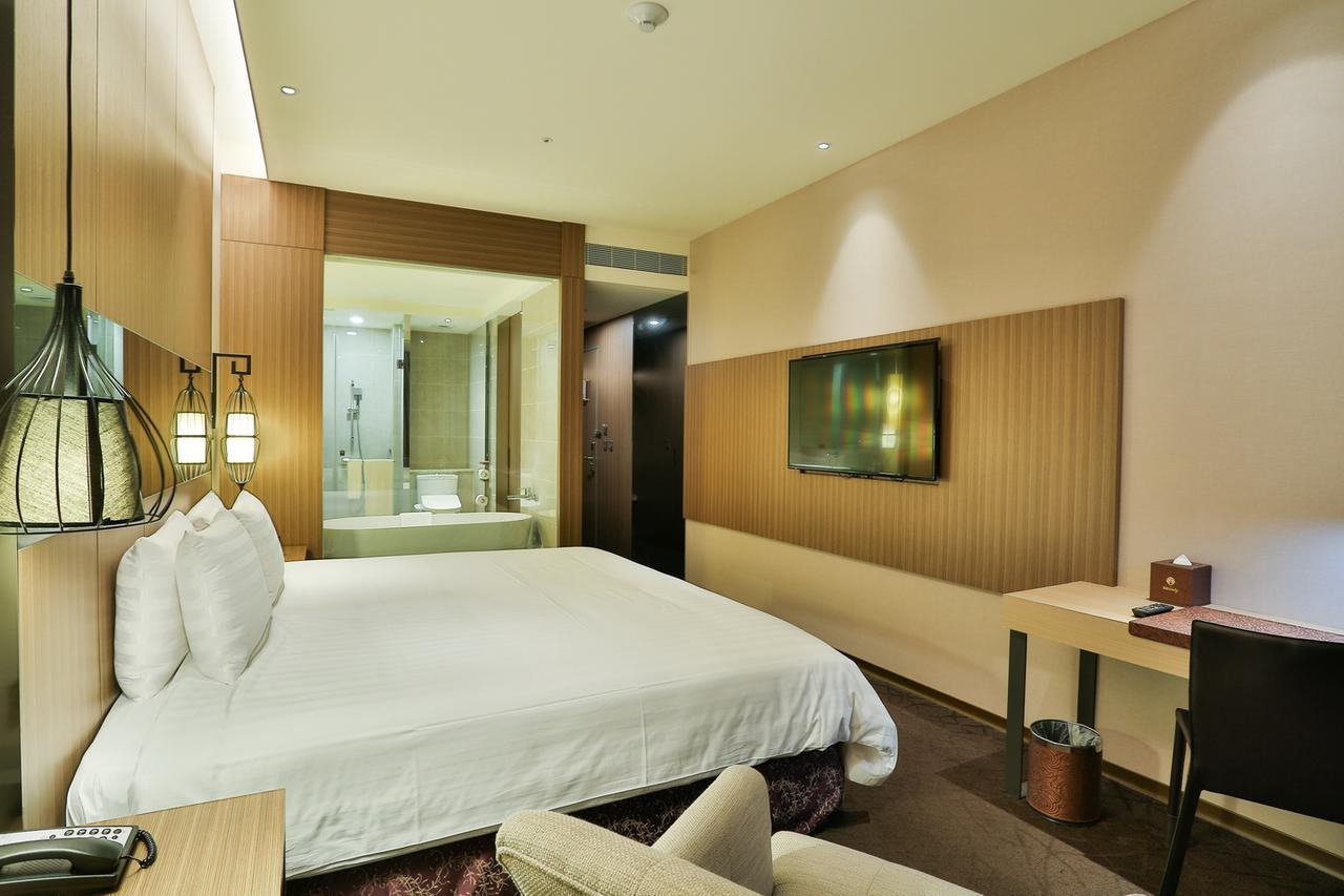 Hotel Intrendy Tajsan Kültér fotó