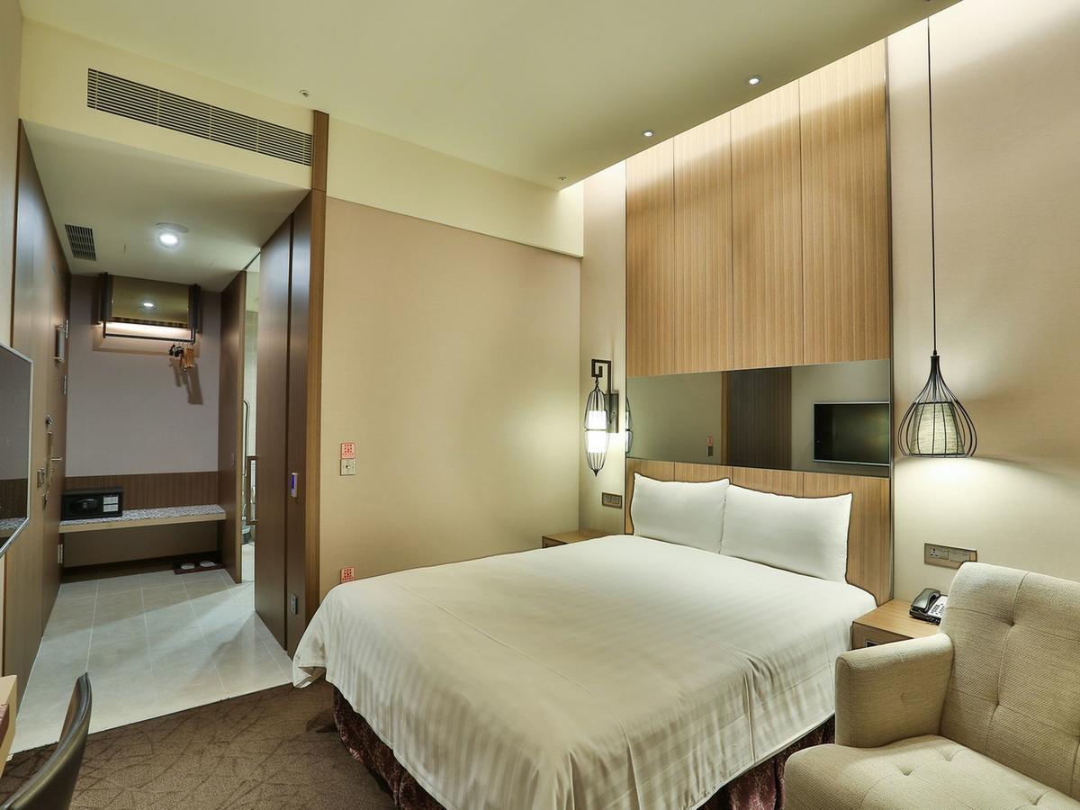 Hotel Intrendy Tajsan Kültér fotó