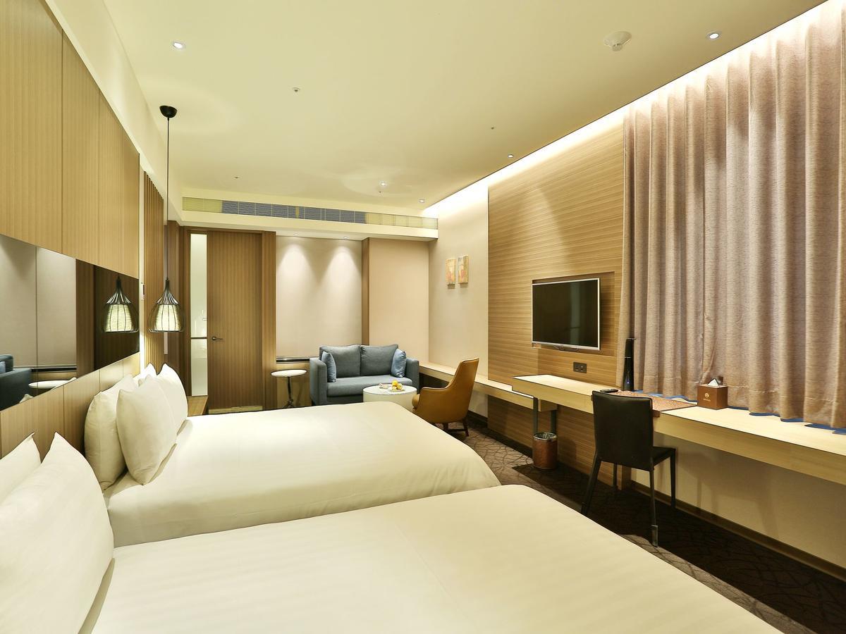 Hotel Intrendy Tajsan Kültér fotó