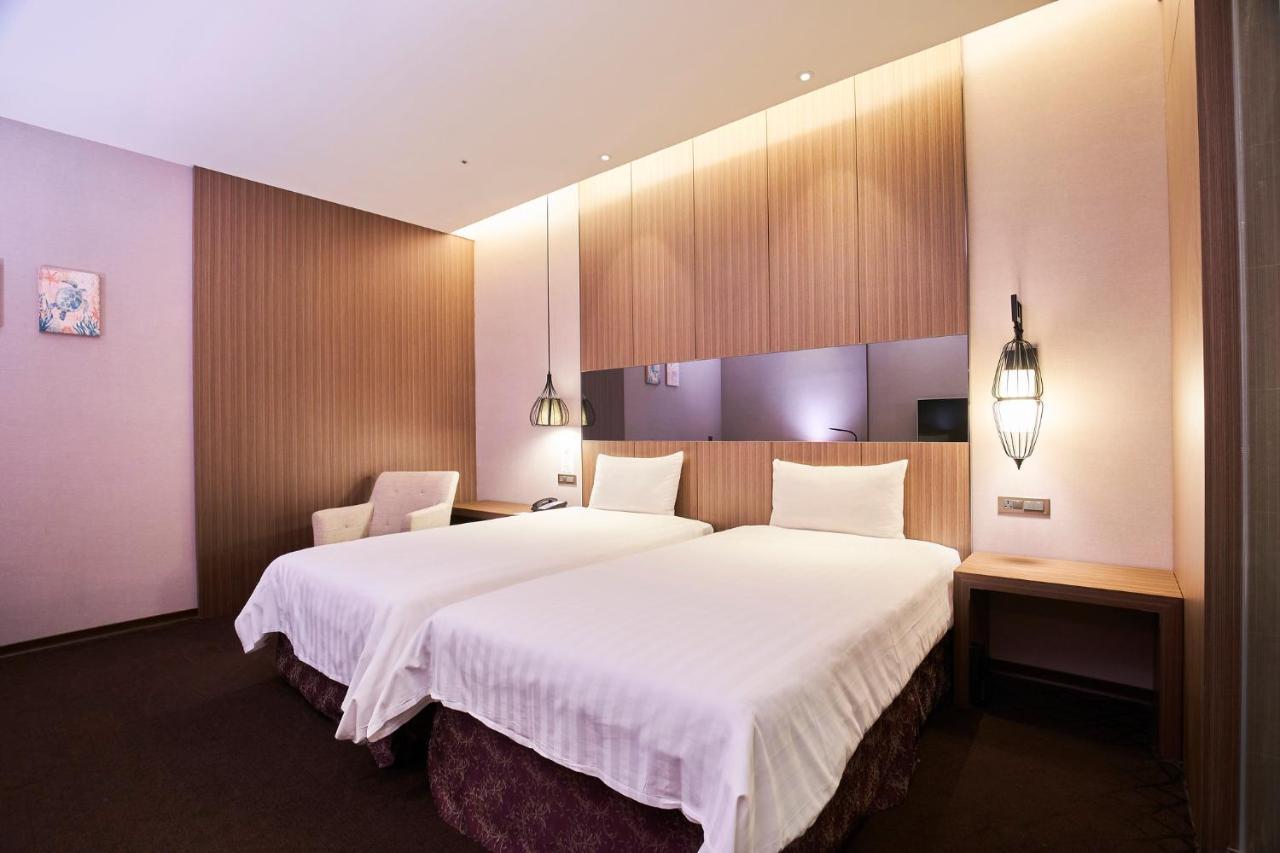 Hotel Intrendy Tajsan Kültér fotó
